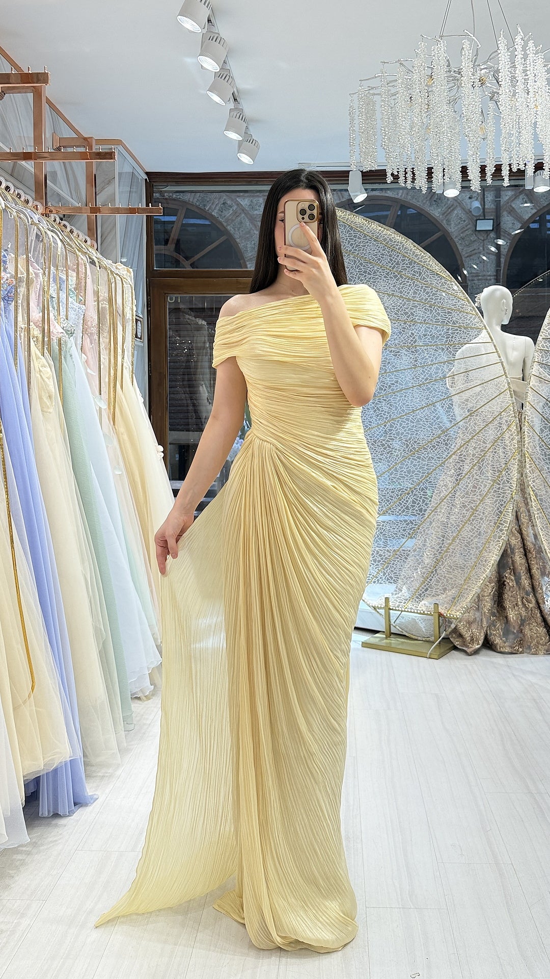 Lily Abiye Sarı